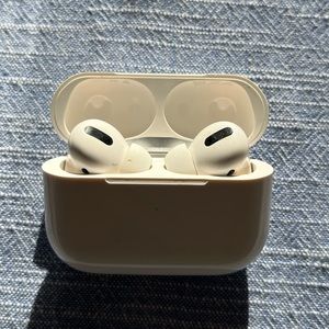 Air Pods Pro - Like New